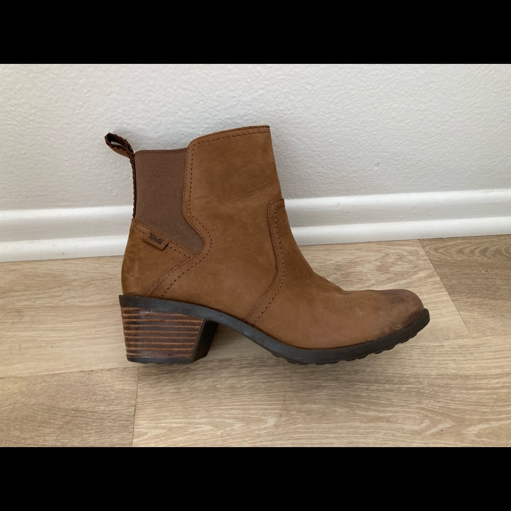 Teva Anaya Chelsea waterproof boot